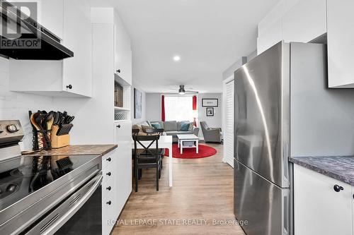 A15 - 25 Britten Close, Hamilton (Rolston), ON - Indoor Photo Showing Kitchen