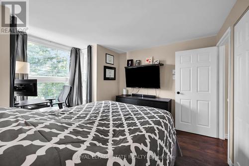 A15 - 25 Britten Close, Hamilton, ON - Indoor Photo Showing Bedroom