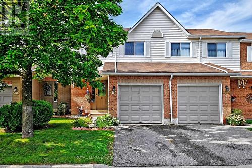 304 Maciver Boulevard, Newmarket, ON - Outdoor