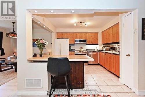 304 Maciver Boulevard, Newmarket, ON - Indoor Photo Showing Kitchen