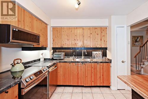 304 Maciver Boulevard, Newmarket, ON - Indoor Photo Showing Kitchen With Double Sink