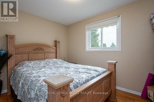 69 Glen Park Crescent, Kitchener, ON - Indoor Photo Showing Bedroom