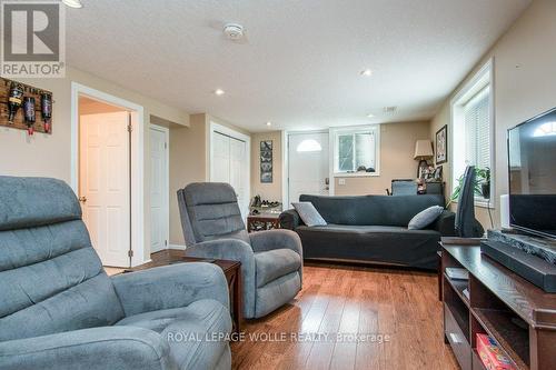 69 Glen Park Crescent, Kitchener, ON - Indoor Photo Showing Living Room