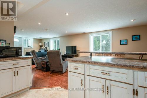 69 Glen Park Crescent, Kitchener, ON - Indoor Photo Showing Kitchen