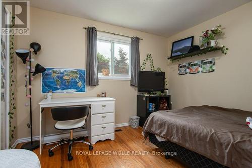 69 Glen Park Crescent, Kitchener, ON - Indoor Photo Showing Bedroom