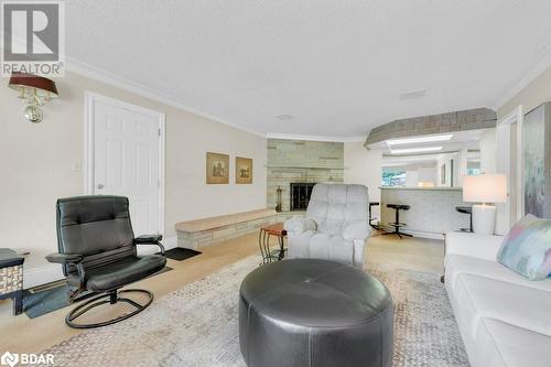 142 Old Madoc Road, Belleville, ON - Indoor Photo Showing Living Room