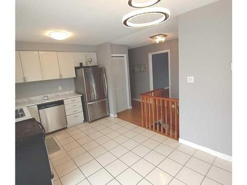 333 Aztec Dr, Oshawa, ON - Indoor Photo Showing Kitchen