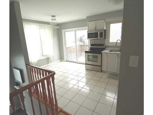 333 Aztec Dr, Oshawa, ON - Indoor Photo Showing Kitchen