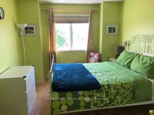 Upper-3321 Snowball Rd, Mississauga, ON - Indoor Photo Showing Bedroom