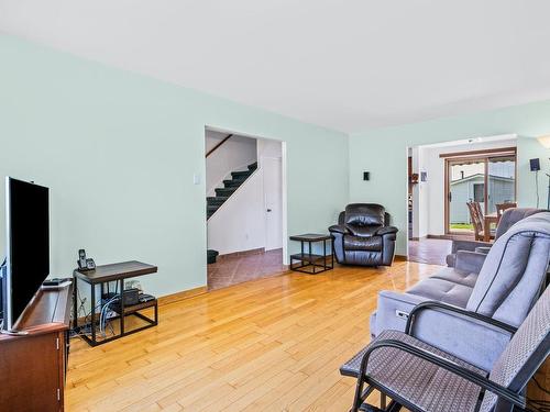 Living room - 11907 Av. Pierre-Baillargeon, Montréal (Rivière-Des-Prairies/Pointe-Aux-Trembles), QC - Indoor Photo Showing Living Room