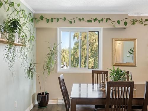 406-1039 Linden Ave, Victoria, BC - Indoor Photo Showing Dining Room