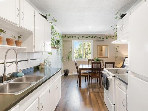 406-1039 Linden Ave, Victoria, BC - Indoor Photo Showing Kitchen With Double Sink