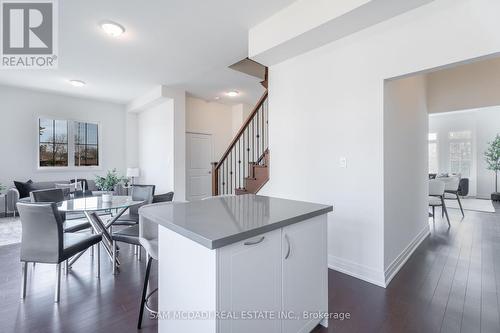 2110 Royal Gala Circle, Mississauga, ON - Indoor Photo Showing Dining Room