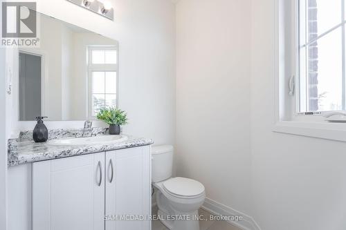 2110 Royal Gala Circle, Mississauga, ON - Indoor Photo Showing Bathroom