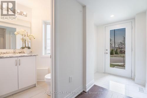 2110 Royal Gala Circle, Mississauga, ON - Indoor Photo Showing Bathroom