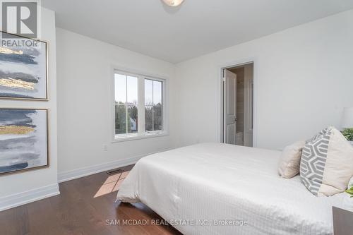 2110 Royal Gala Circle, Mississauga, ON - Indoor Photo Showing Bedroom