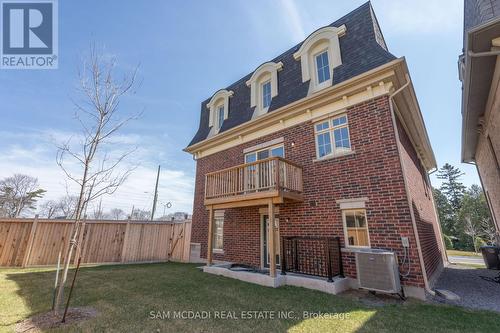 2110 Royal Gala Circle, Mississauga, ON - Outdoor