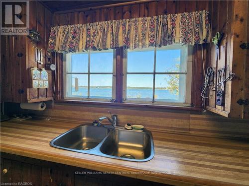 830 Pike Bay Road, Northern Bruce Peninsula, ON - Indoor Photo Showing Kitchen With Double Sink