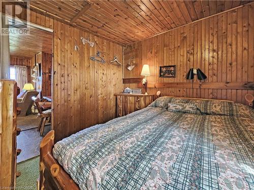 830 Pike Bay Road, Northern Bruce Peninsula, ON - Indoor Photo Showing Bedroom