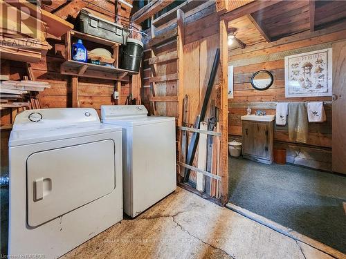 830 Pike Bay Road, Northern Bruce Peninsula, ON - Indoor Photo Showing Laundry Room