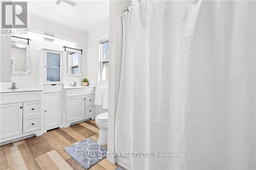 6 Lower Canada Drive, Niagara-On-The-Lake, ON - Indoor Photo Showing Bathroom