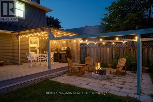 6 Lower Canada Drive, Niagara-On-The-Lake, ON - Outdoor With Deck Patio Veranda