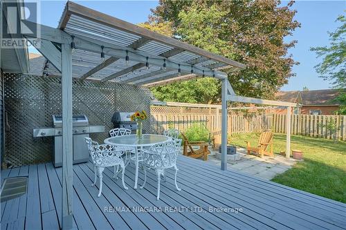 6 Lower Canada Drive, Niagara-On-The-Lake, ON - Outdoor With Deck Patio Veranda