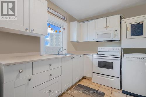 145 Arthur Street N, Guelph (Central East), ON - Indoor Photo Showing Kitchen