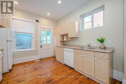 145 Arthur Street N, Guelph, ON - Indoor Photo Showing Kitchen