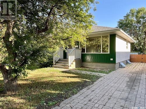 59 Mathieu Crescent, Regina, SK - Outdoor