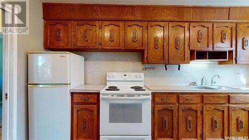 59 Mathieu Crescent, Regina, SK - Indoor Photo Showing Kitchen