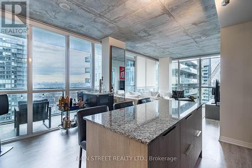 2809 - 88 Blue Jays Way, Toronto (Waterfront Communities), ON - Indoor Photo Showing Kitchen With Upgraded Kitchen