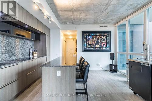 2809 - 88 Blue Jays Way, Toronto (Waterfront Communities), ON - Indoor Photo Showing Kitchen With Upgraded Kitchen