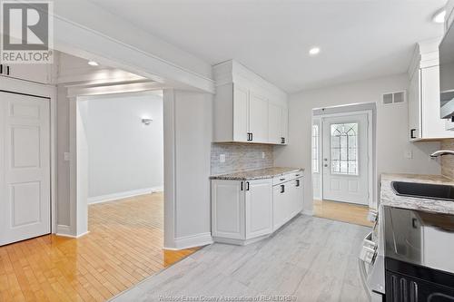 3418 Deerbrook Drive, Windsor, ON - Indoor Photo Showing Kitchen