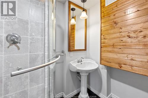 3418 Deerbrook Drive, Windsor, ON - Indoor Photo Showing Bathroom