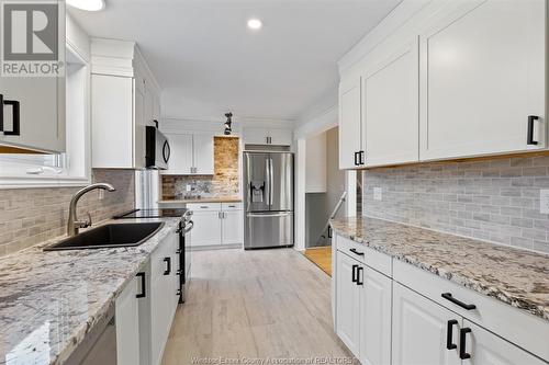 3418 Deerbrook Drive, Windsor, ON - Indoor Photo Showing Kitchen With Upgraded Kitchen