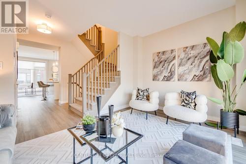 3 - 270 Melvin Avenue, Hamilton (Mcquesten), ON - Indoor Photo Showing Living Room