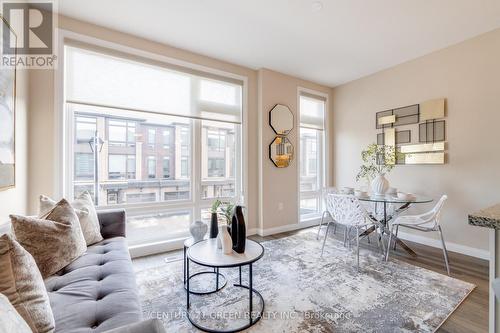 3 - 270 Melvin Avenue, Hamilton (Mcquesten), ON - Indoor Photo Showing Living Room