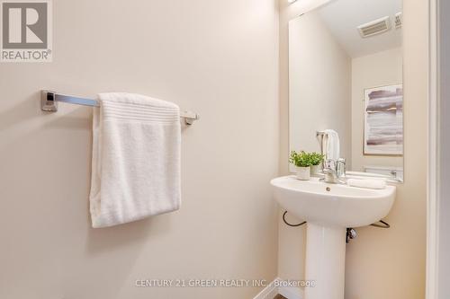 3 - 270 Melvin Avenue, Hamilton (Mcquesten), ON - Indoor Photo Showing Bathroom