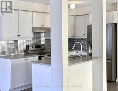 82 King George Way, Clarington (Bowmanville), ON - Indoor Photo Showing Kitchen