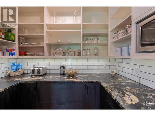 8660 Riverside Drive, Grand Forks, BC - Indoor Photo Showing Kitchen