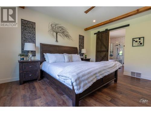 8660 Riverside Drive, Grand Forks, BC - Indoor Photo Showing Bedroom