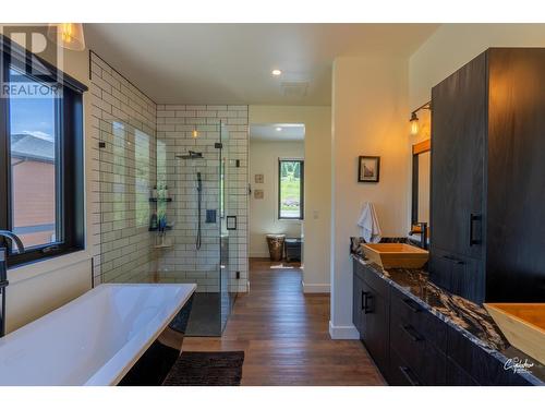 8660 Riverside Drive, Grand Forks, BC - Indoor Photo Showing Bathroom