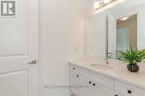 1704 Dance Court, Milton, ON - Indoor Photo Showing Bathroom