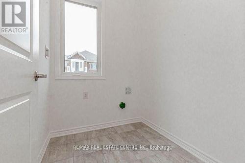 1704 Dance Court, Milton (Bowes), ON - Indoor Photo Showing Other Room