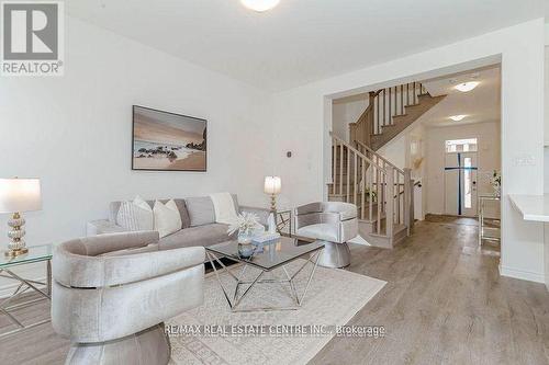 1704 Dance Court, Milton (Bowes), ON - Indoor Photo Showing Living Room