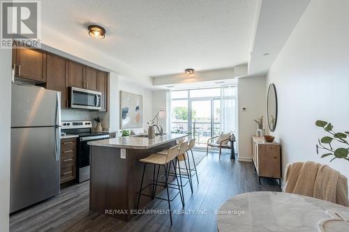 316 - 450 Dundas Street E, Hamilton (Waterdown), ON - Indoor Photo Showing Kitchen