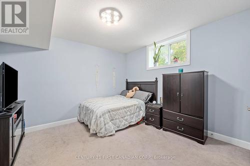 195 Union Avenue, Middlesex Centre (Komoka), ON - Indoor Photo Showing Bedroom