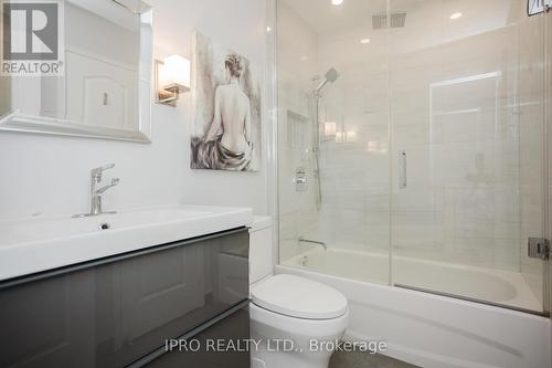 47 - 3020 Cedarglen Gate, Mississauga, ON - Indoor Photo Showing Bathroom