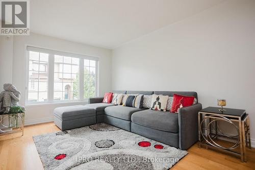 47 - 3020 Cedarglen Gate, Mississauga, ON - Indoor Photo Showing Living Room